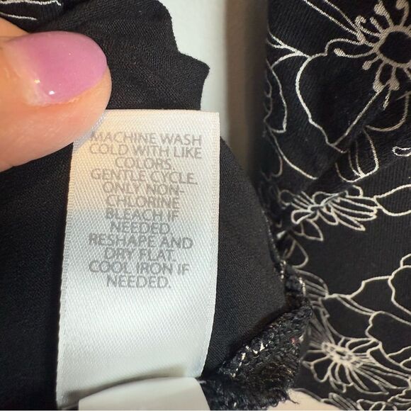 J.Jill Wearever Collection Black with White Florals Size Large - Picture 12 of 13